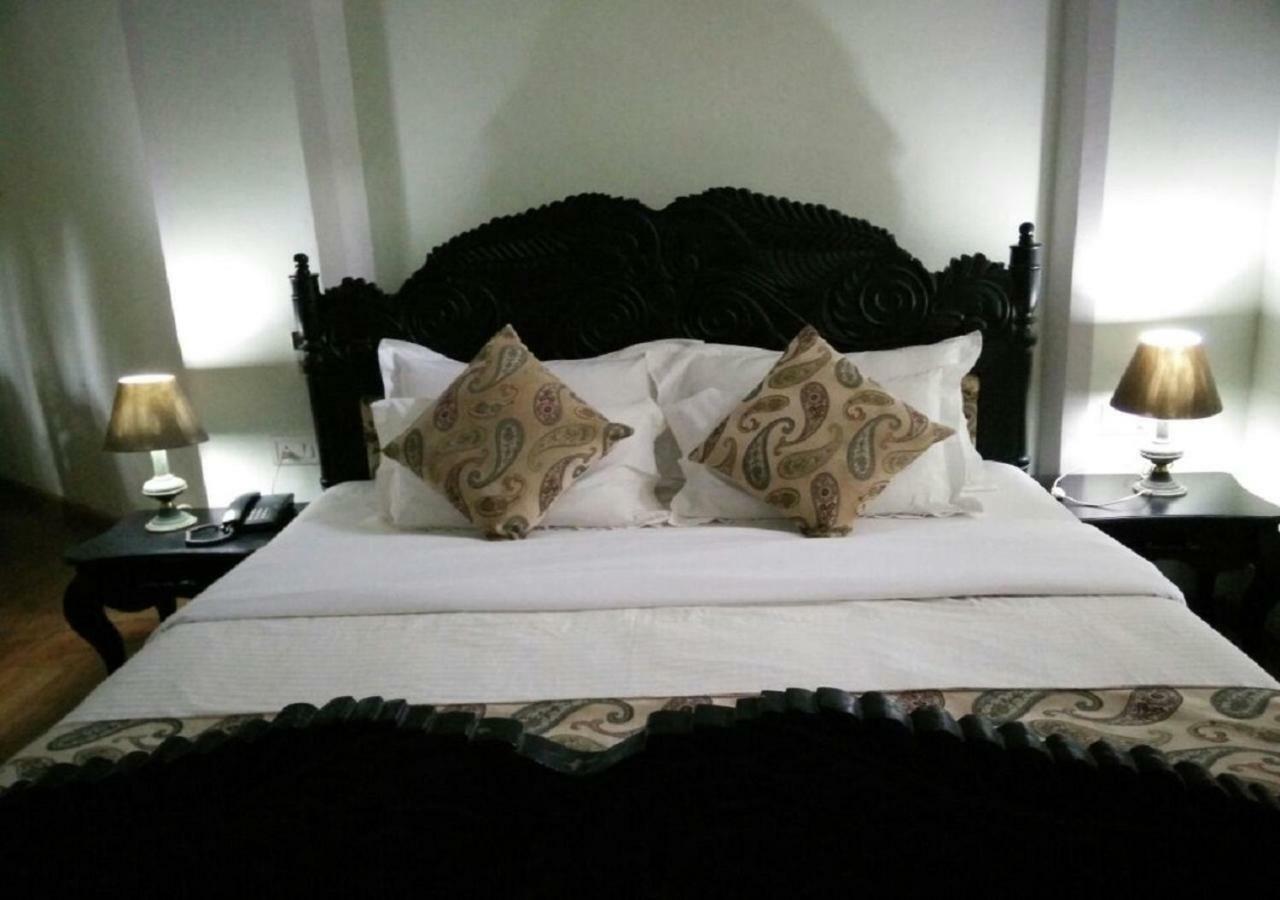 Mpt Rock End Manor, Pachmarhi Ξενοδοχείο Εξωτερικό φωτογραφία